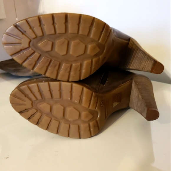 Jones BootMaker Distressed Carmel Over Knee Half Zipper Platform Boots Women EUC - Picture 9 of 16